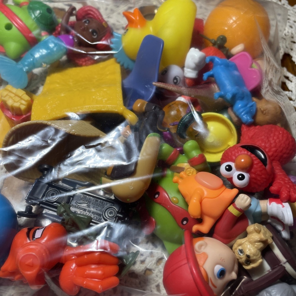 Large Random Toy Lot 30 +- ALittle Bit of Everything and More 082302 - Picture 6 of 9